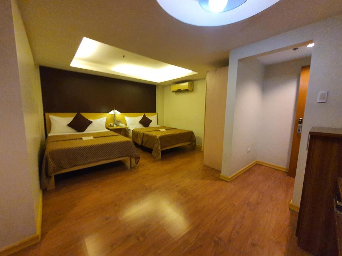 Festive Hotel Makati Paco Exterior photo