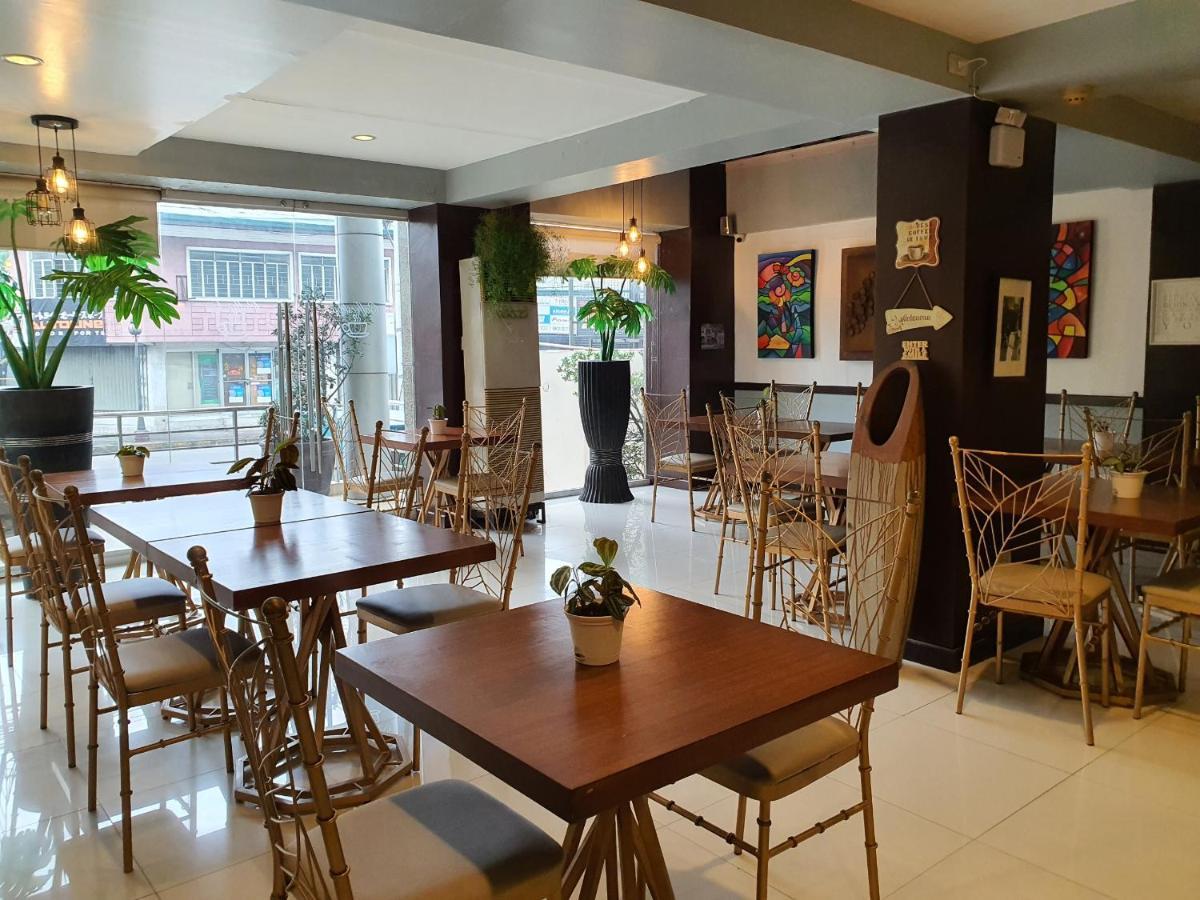 Festive Hotel Makati Paco Exterior photo