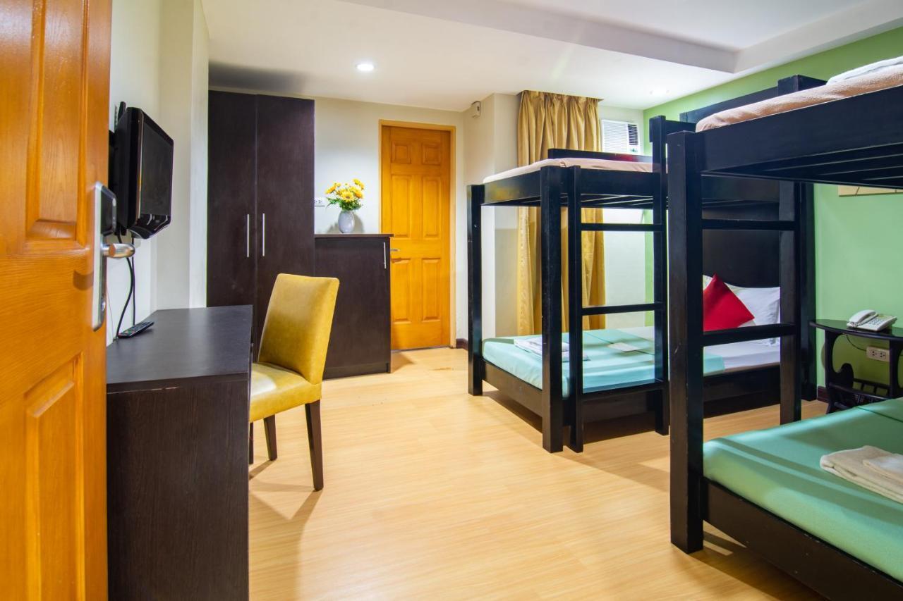 Festive Hotel Makati Paco Exterior photo