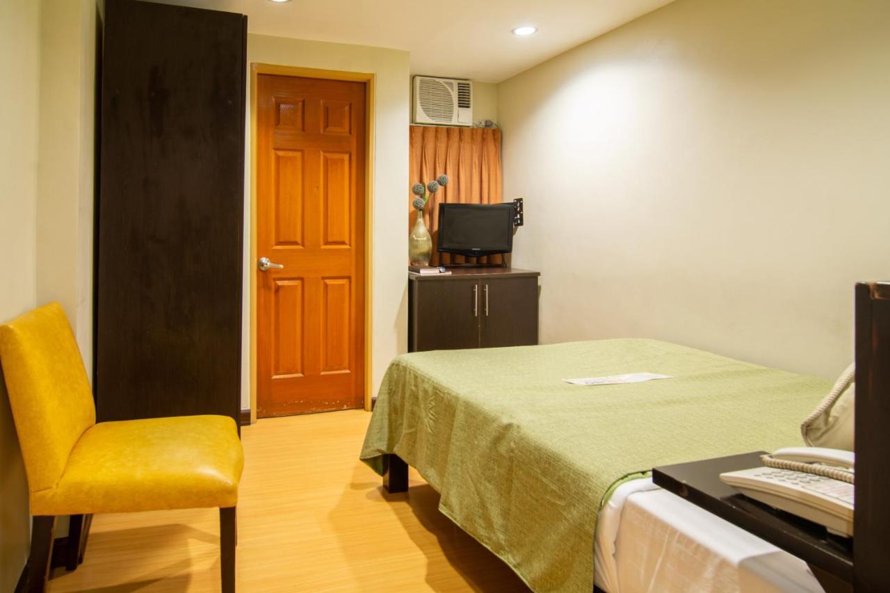 Festive Hotel Makati Paco Exterior photo